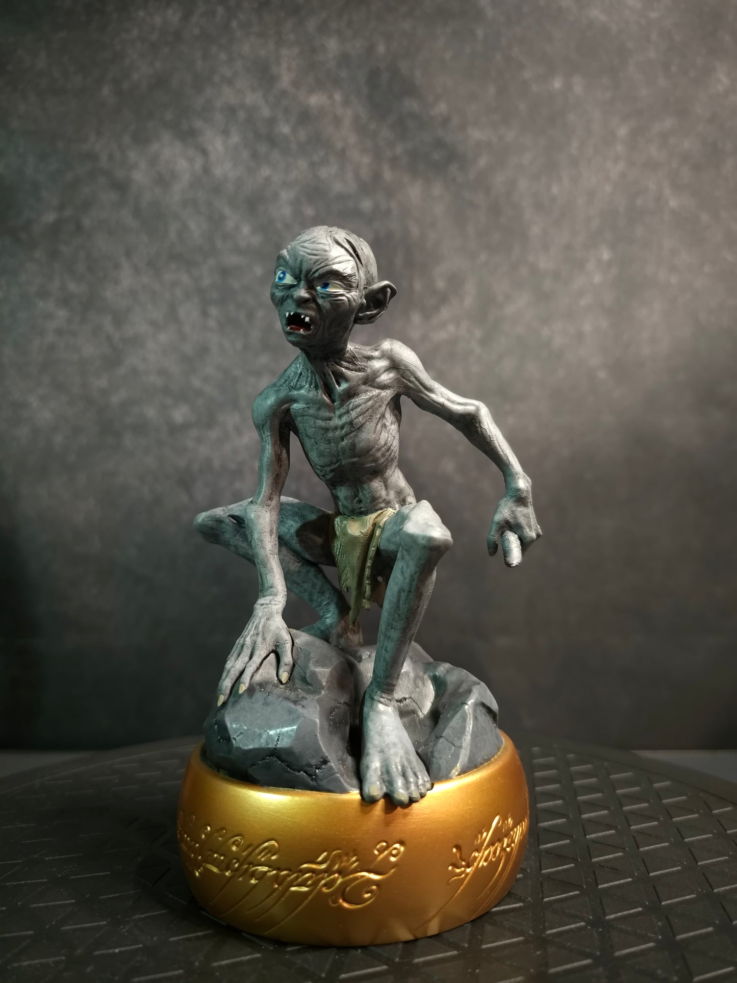 Whispers of the Precious: Gollum's Gaze in 3D Printed Splendor