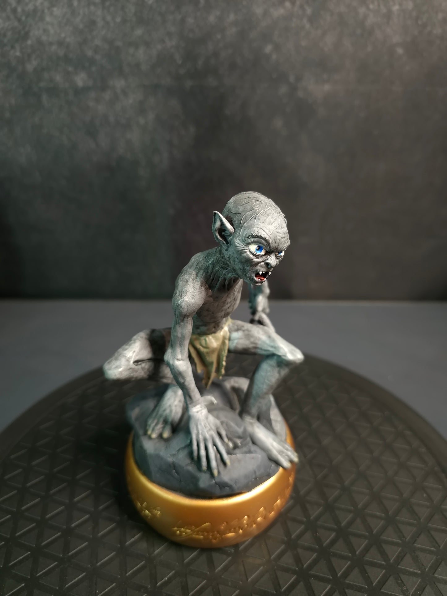 Whispers of the Precious: Gollum's Gaze in 3D Printed Splendor