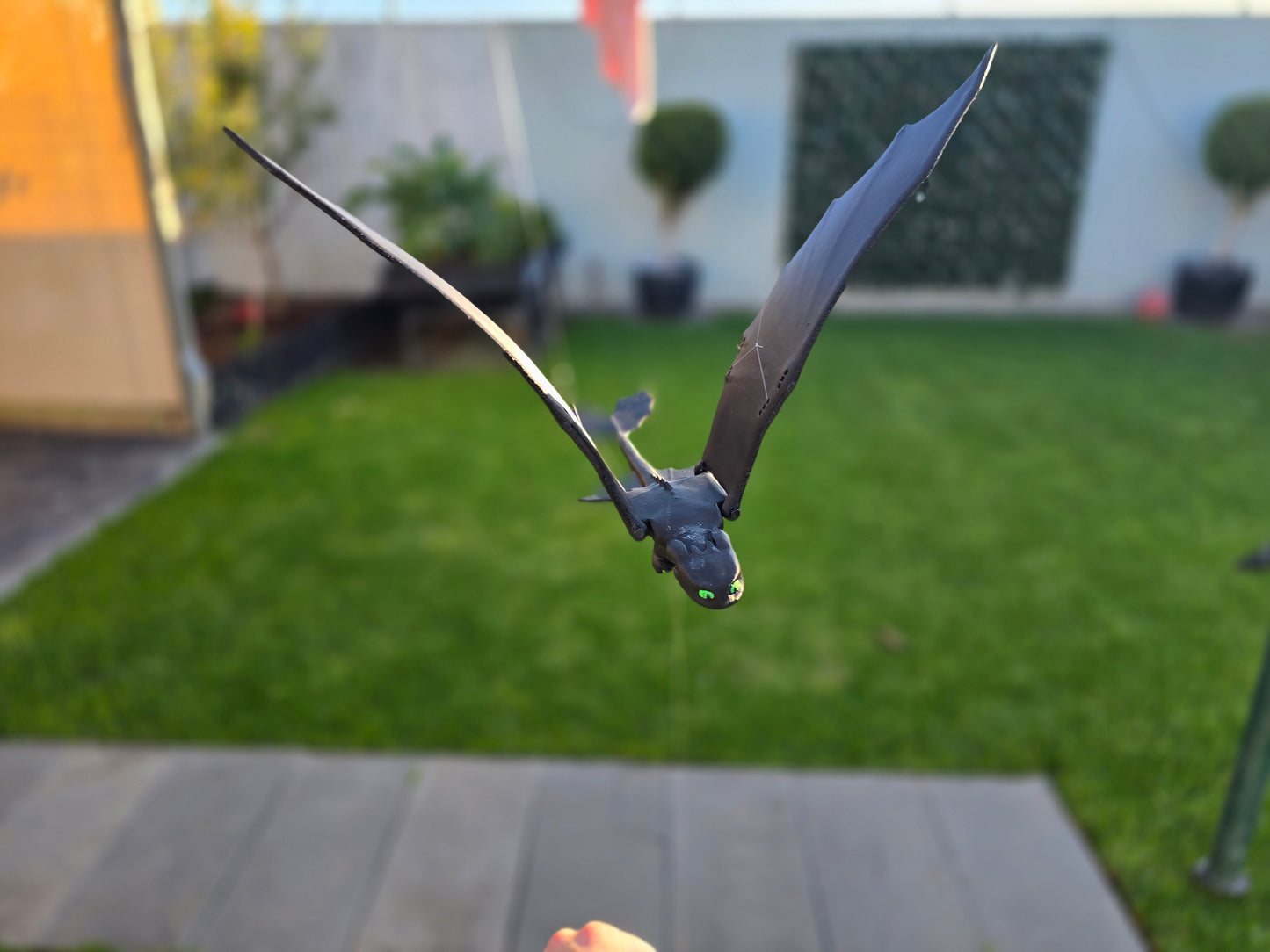 ---Coming Soon--- Floating Toothless (How to train your Dragon)