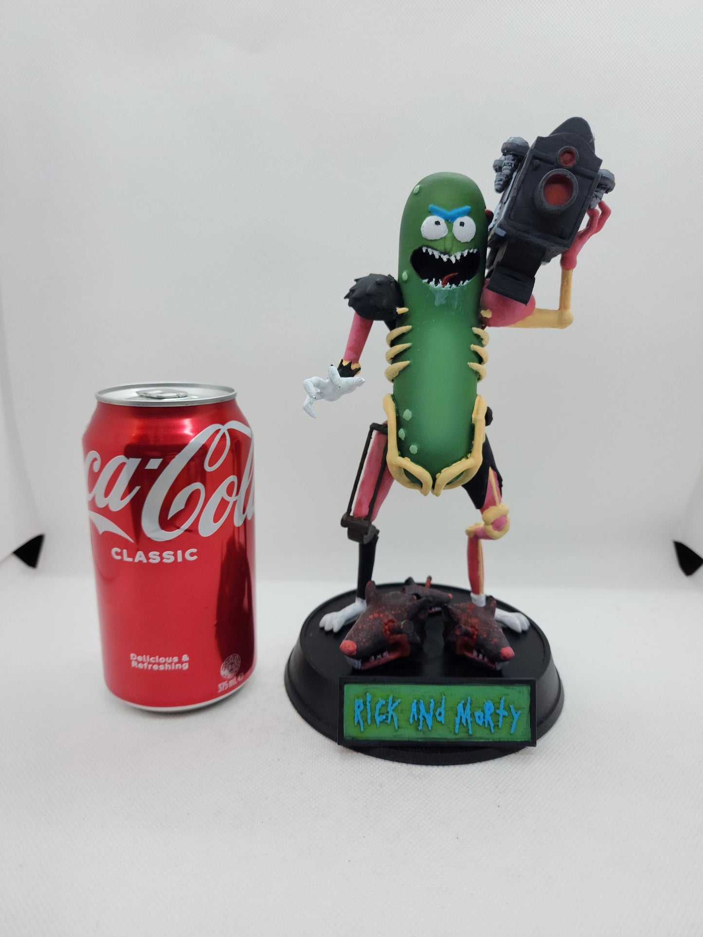 "Pickle Rick Unleashed" – 3D Printed Bust with Plasma Gun & Rat Carnage!