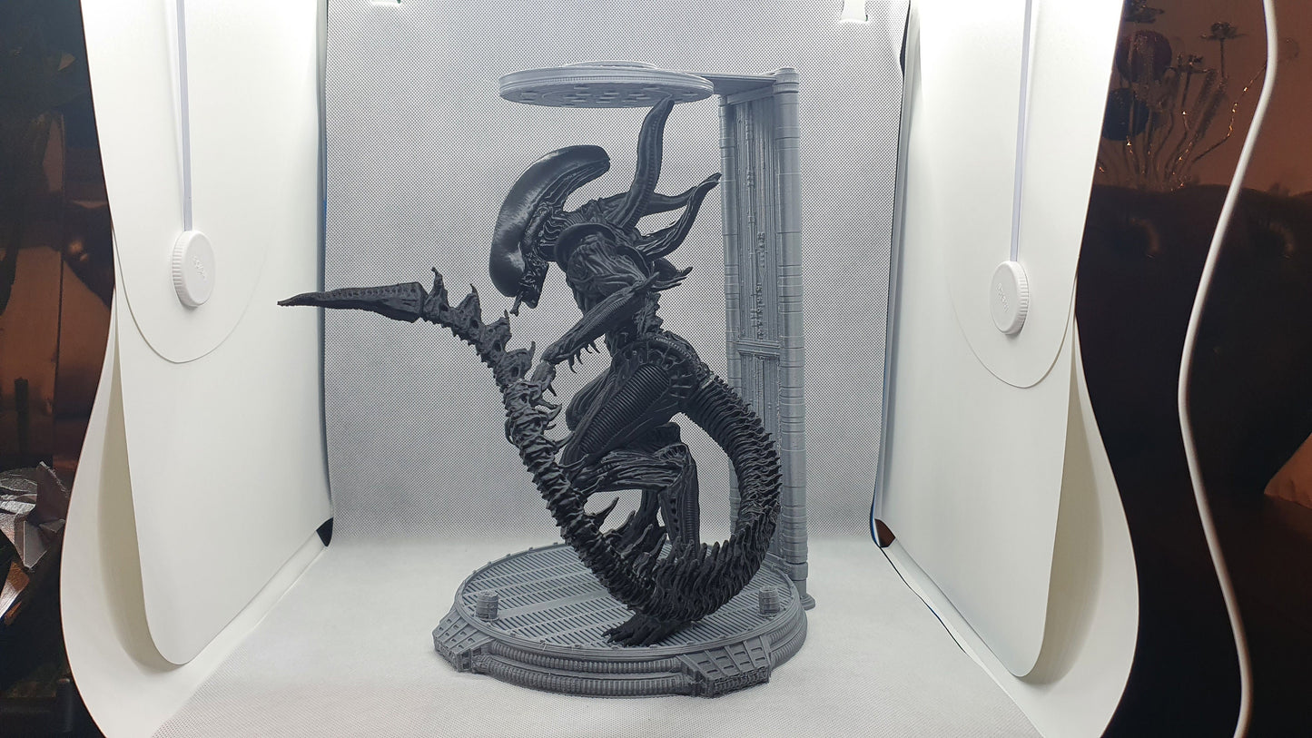 Alien Chamber Bust
