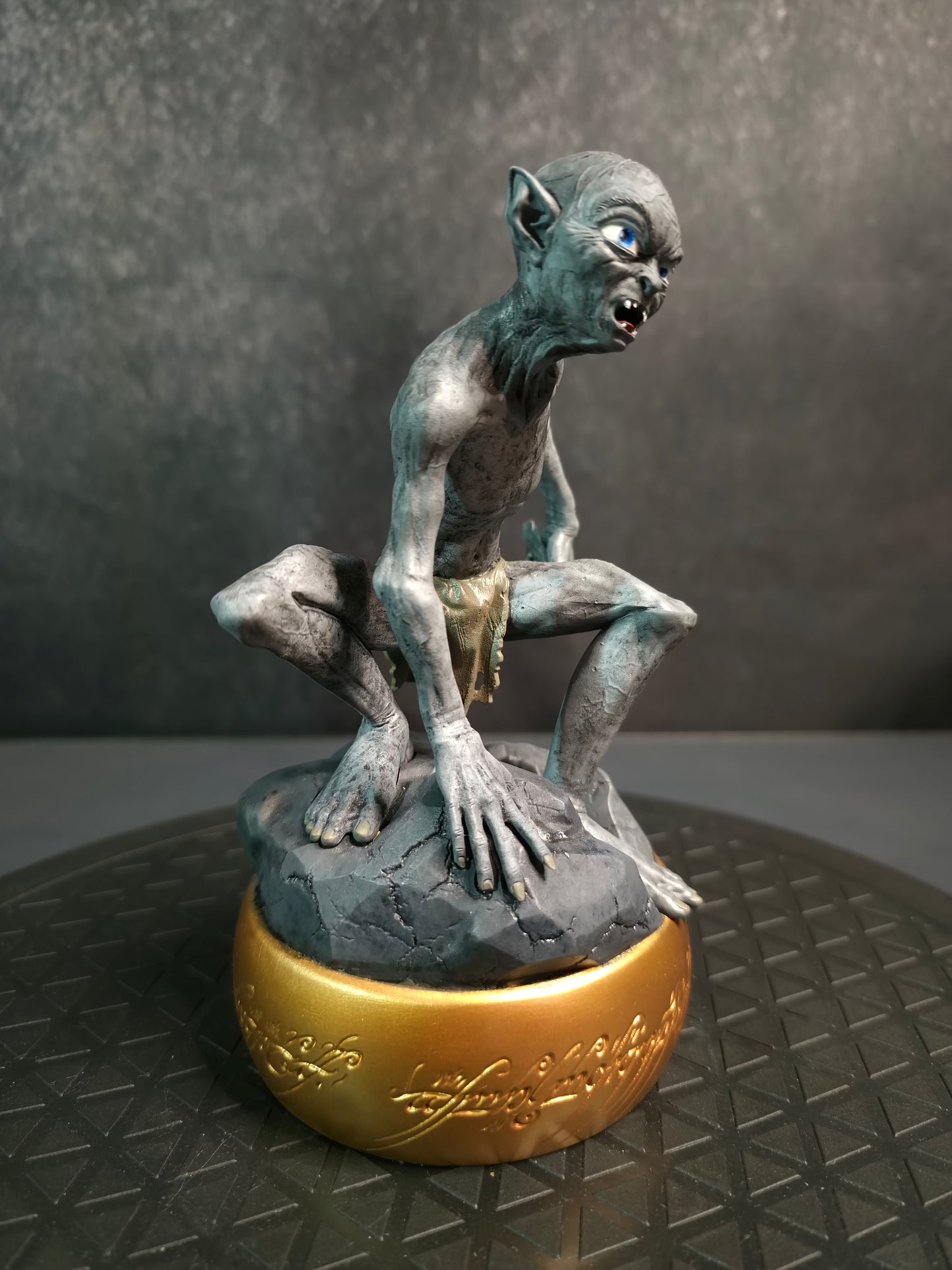 Whispers of the Precious: Gollum's Gaze in 3D Printed Splendor